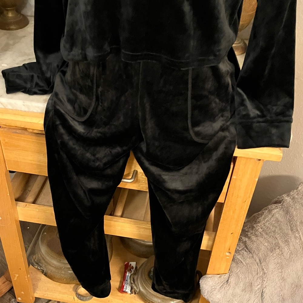 Juicy Couture Black Velour Track Suit - Picture 4 of 9